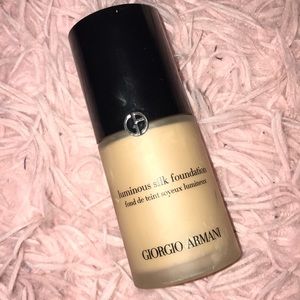 Giorgio Armani Luminous Silk Foundation
